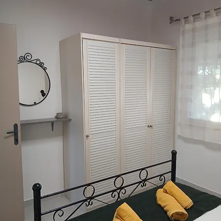 Kanela House ,cozy With Large Garden & Bbq Vakantiehuis