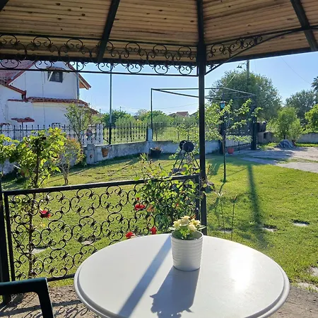 Vakantiehuis Kanela House ,cozy With Large Garden & Bbq