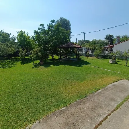 Holiday home Kanela House ,cozy With Large Garden & Bbq Nea Kallikrateia